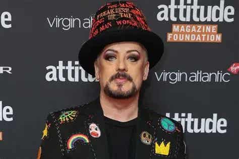 Helen Mirren, Boy George și alte vedete au semnat o scrisoare deschisă ...